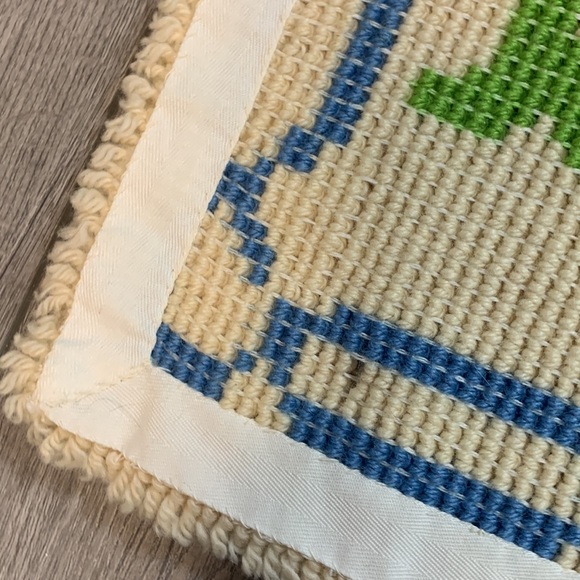 Vintage Cream, Blue & Green Latchhook Rug - Picture 4 of 5